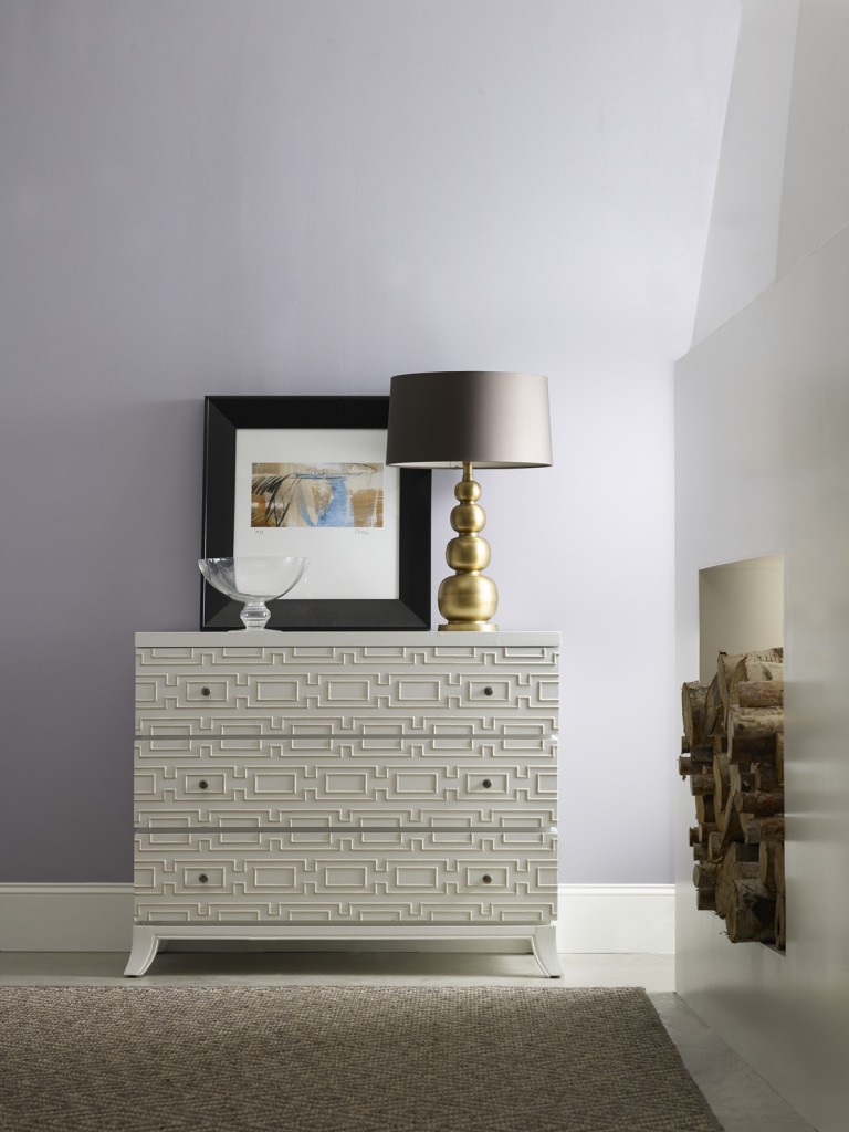 Descanso chest in electric white finish