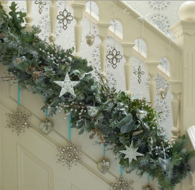 Fresh evergreen garlands are something every home deserves. / Claire Richardson, HouseToHome.co.uk