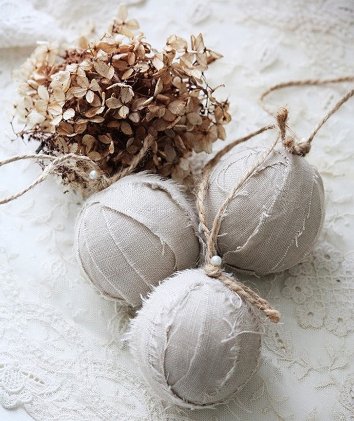 Cotton and linen ornaments have natural appeal