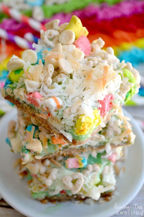  No March blog post would be complete without a Lucky Charms-based dessert, and it even has little green marshmallows inside. 